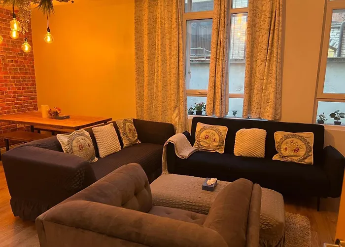 Stylish 2 Bed Duplex Apartment - Birmingham