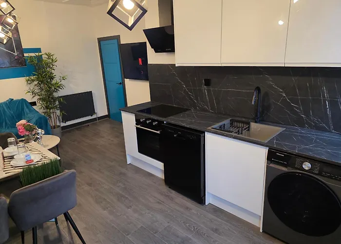 Tudors Esuites - Anderton - Spacious Apartments In Quiet Area #3N5A Birmingham