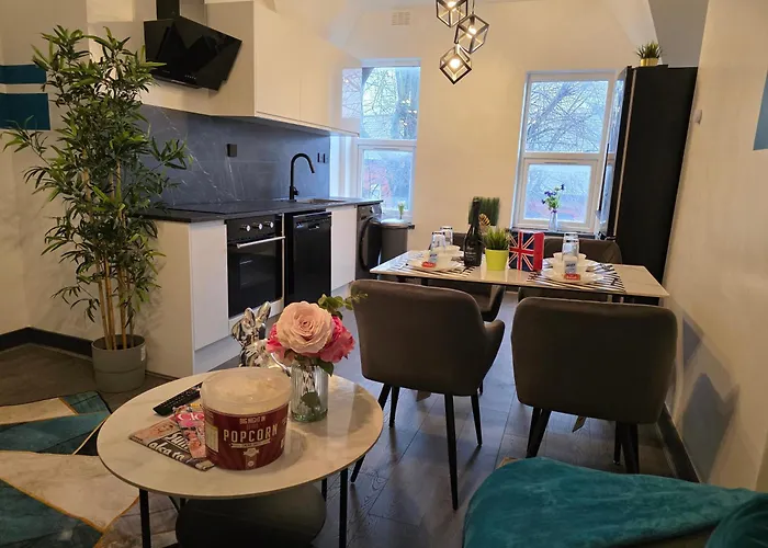 Tudors Esuites - Anderton - Spacious Apartments In Quiet Area #3N5A Birmingham