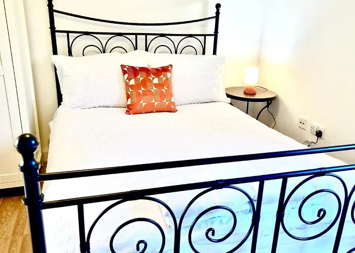 Parkcentral Birmingham City Centre - Near Chinatown - Private Gated Free Parking