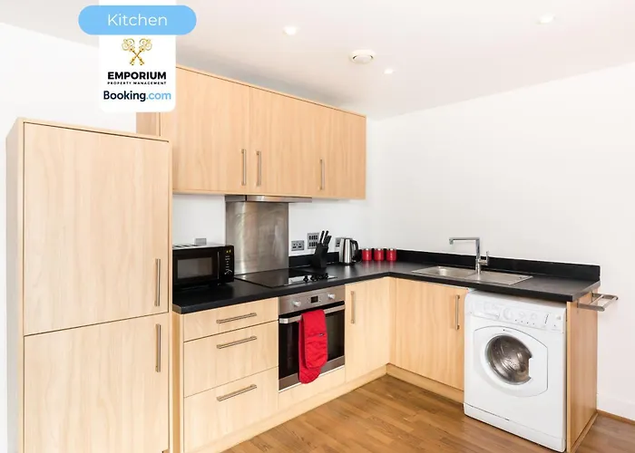 Cutlass Spacious 2Bdr Flat By Diakonia Residences - Free Wifi Birmingham