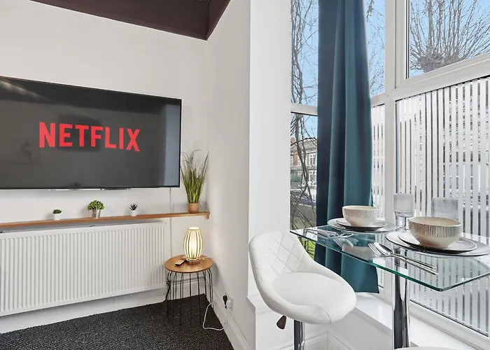 Retro Duplex Super King Bed Wi-Fi Smart Tv Apartment Birmingham