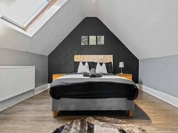 2 - Bed Haven With Free Parking Apartment Birmingham
