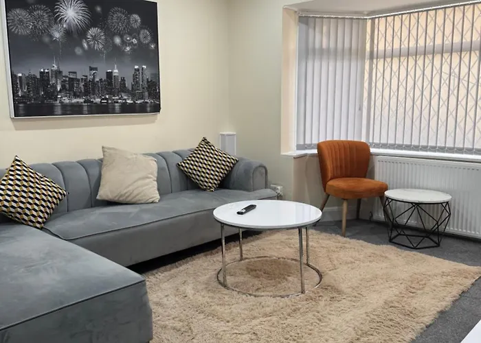 Luxury 2 Bed House And Pool Table In Harborne Apartment Birmingham