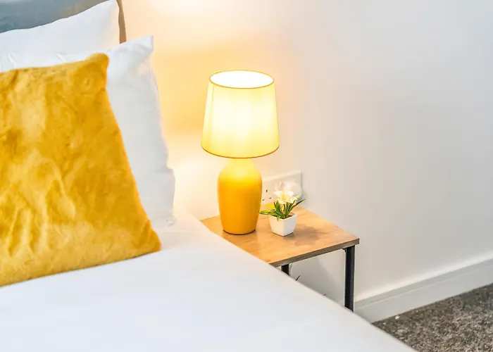 Modern & Cosy Apartment Luxury 1-Bed Sleeps 5 Birmingham