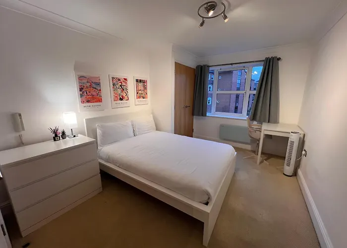 Exquisite City Centre Apartment - 2 Bed 2 Bath - Free Parking - Netflix Amazon Disney Birmingham