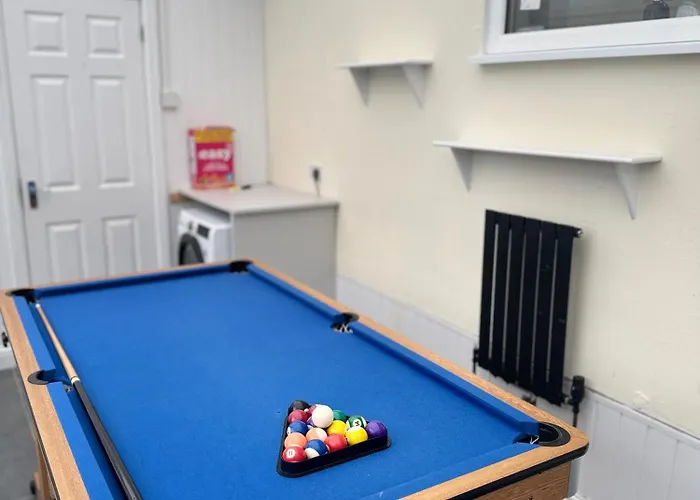 Luxury 2 Bed House And Pool Table In Harborne Apartment Birmingham
