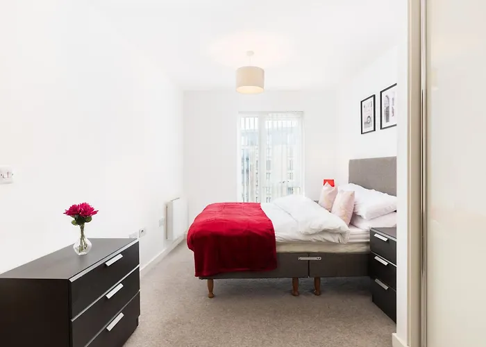 Modern Birmingham City Apartments Secure Gated Parking