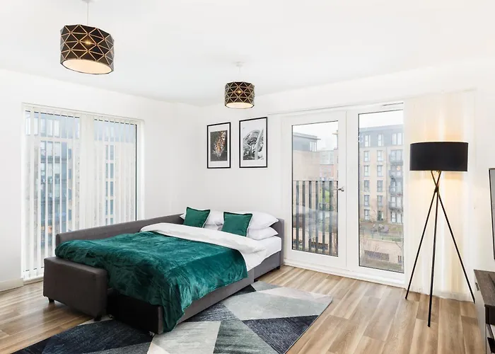 Modern Birmingham City Apartments Secure Gated Parking