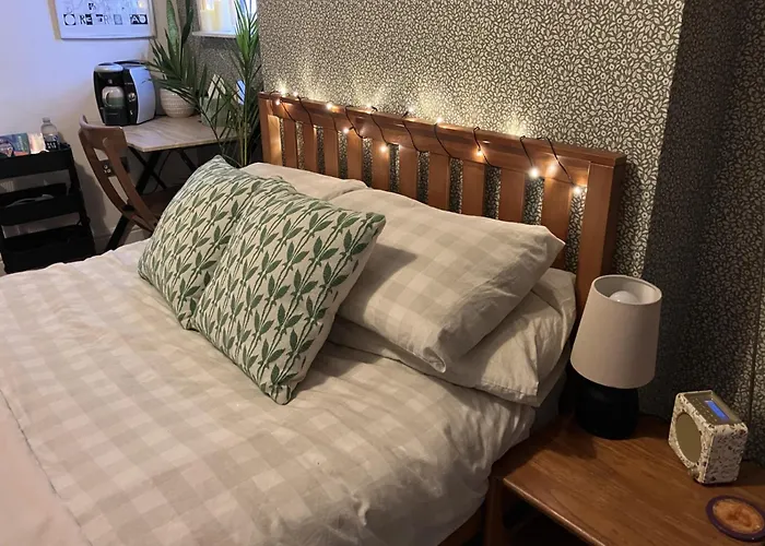 Ensuite Victorian Double, Excellent Transport Links Birmingham