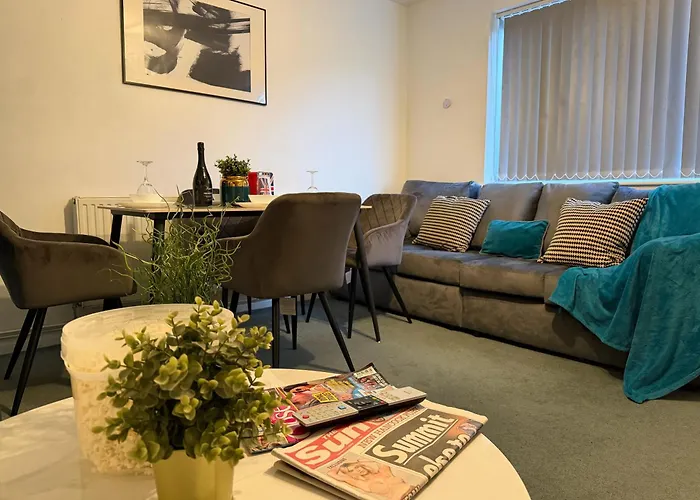 Tudors Esuites Two Bedroom Central Apartments - 6&6Au Birmingham