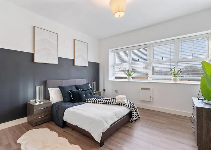 City Centre, 2 Bed, 2 Bath Gated Apartment Birmingham