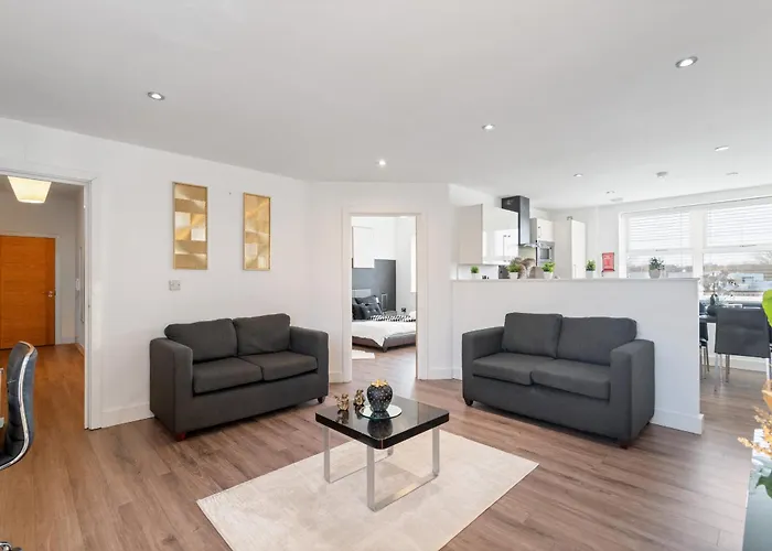 City Centre, 2 Bed, 2 Bath Gated Apartment Birmingham