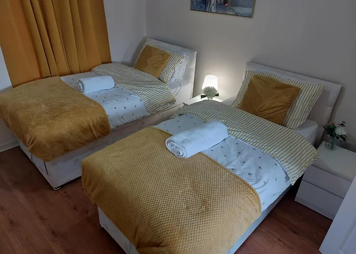 Two Bedroom Semi-Detached Modern House In Birmingham