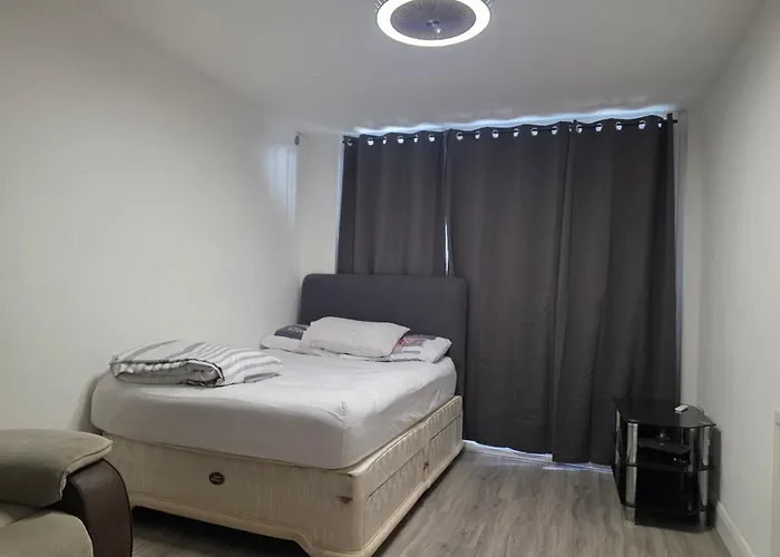 Luxury 2 Bedroom City Centre Apartment Up To 6 Close To Utilita 1000Mbps Superfast Internet Birmingham