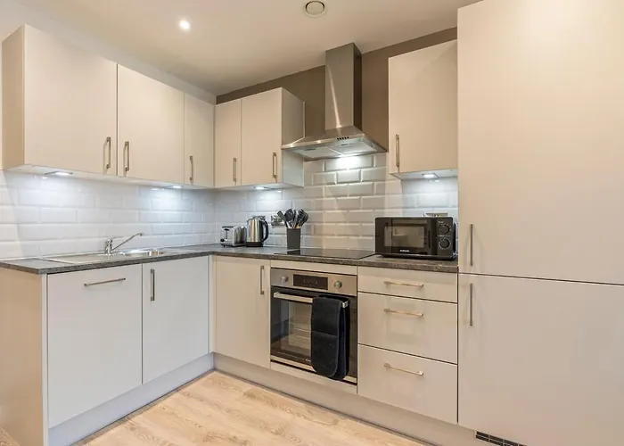 City Centre Birmingham 1-Bed With Wifi And Parking