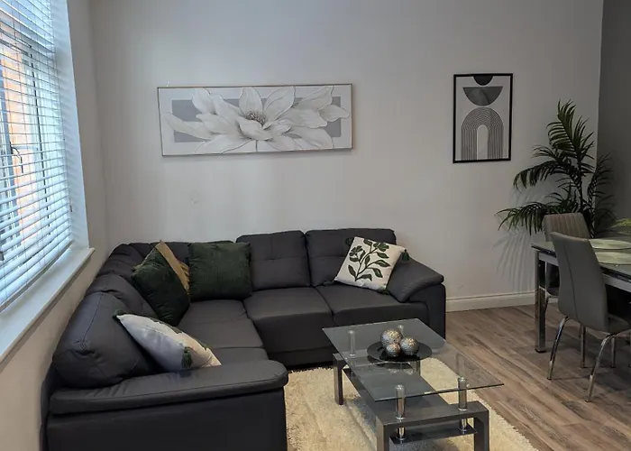 Spacious & Modern - 3 Bedroom - Gated - Free Parking - Jewellery Quarter Birmingham