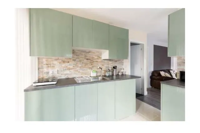 Treetops Flat3 Hall Green B28 Birmingham