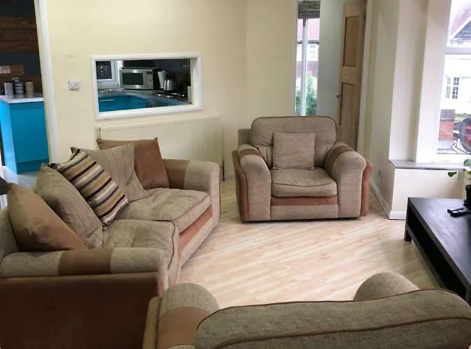 Treetops Flat2 Hall Green B28 Birmingham