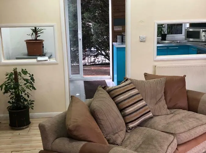 Treetops Flat2 Hall Green B28 Birmingham